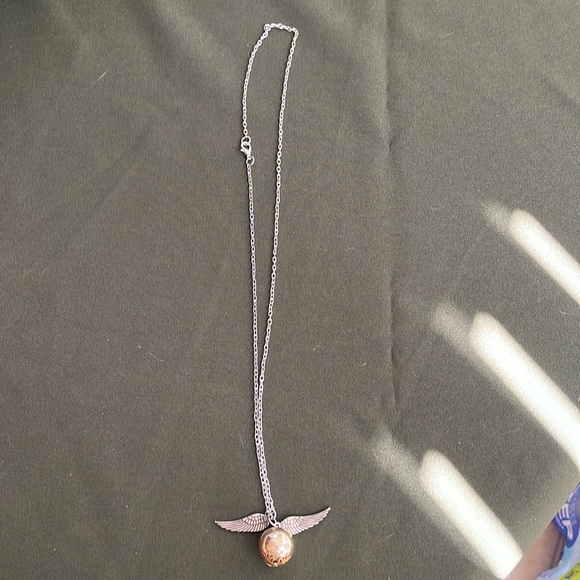 Golden Snitch Harry Potter Necklace - Picture 1 of 3